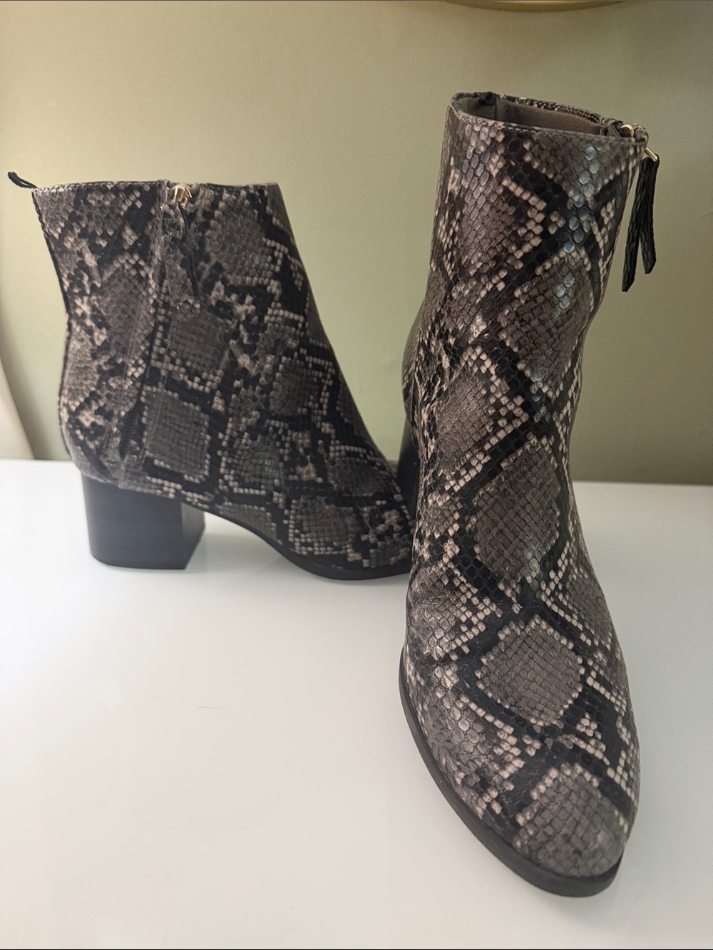 Old Navy Snake-Print Ankle Boots - Women's Black/Gray